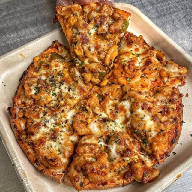 pizza with tikka