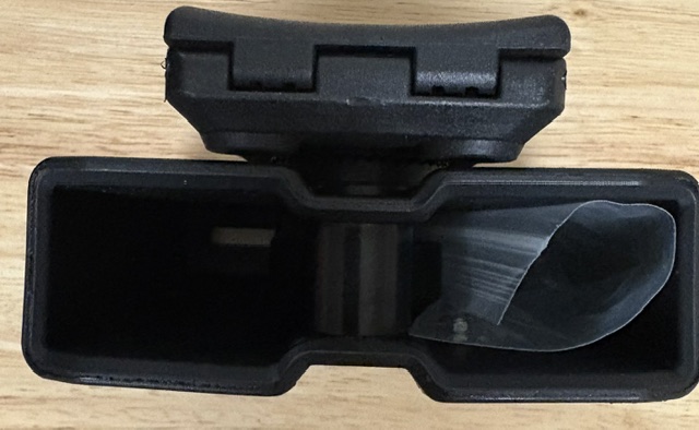 Spare Mag holder thumbnail 2
