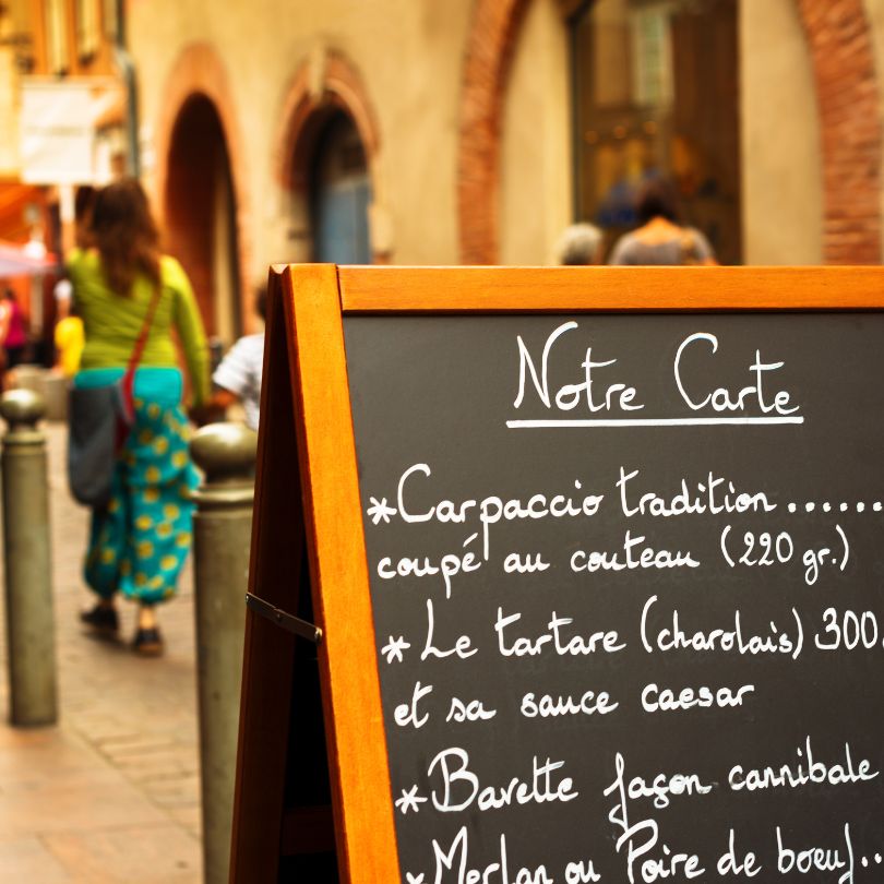 How to order in a restaurant in France?