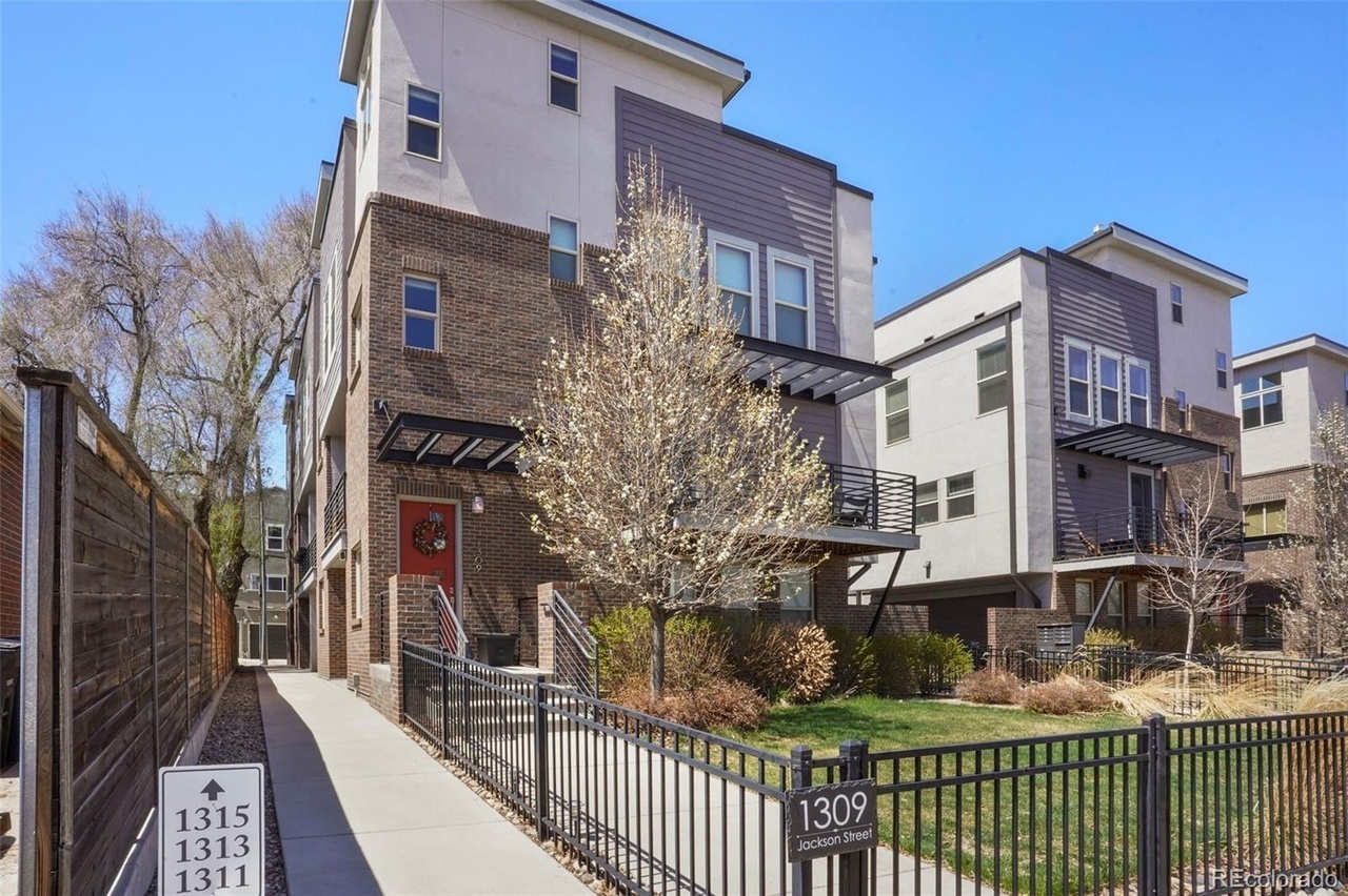 2 Bedroom Townhome in the Heart of Denver