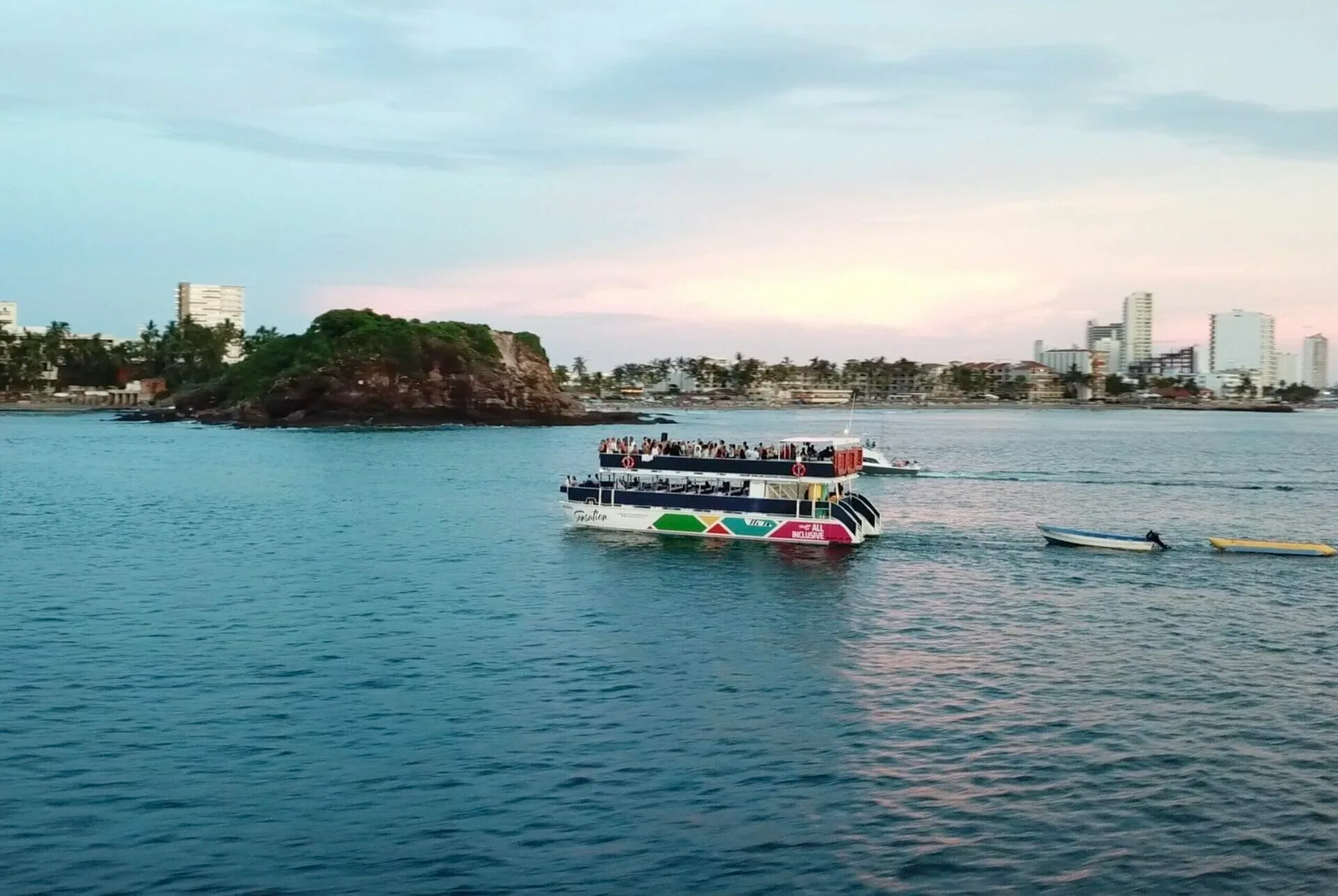 Sensation-Catamaran-Morning-Tour-Bash-Party-Bash-Party-Banda-Fun-Mazatlan-Mazatlan-6-scaled-e1651718462963