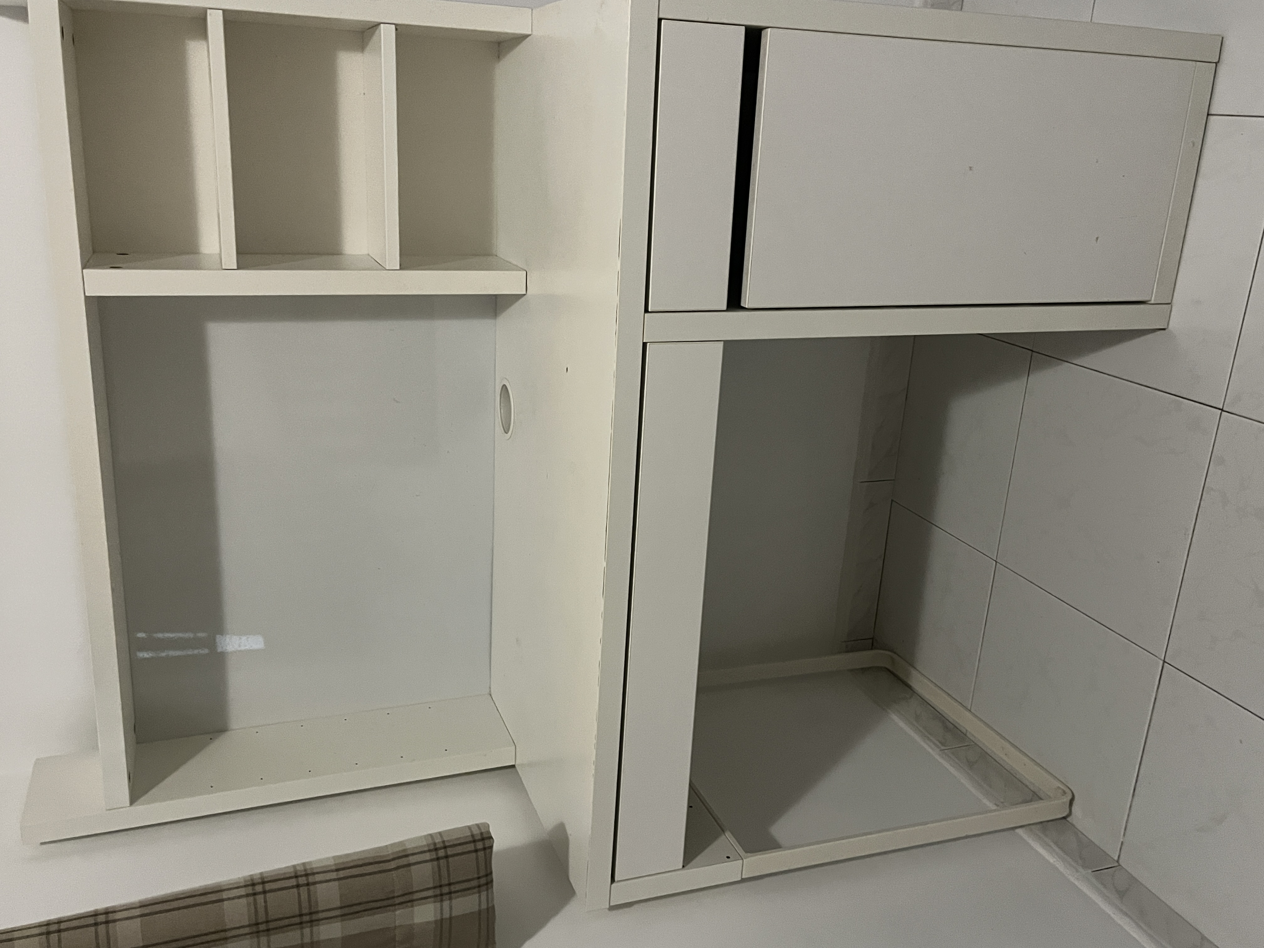 白色書枱 - 相片 1