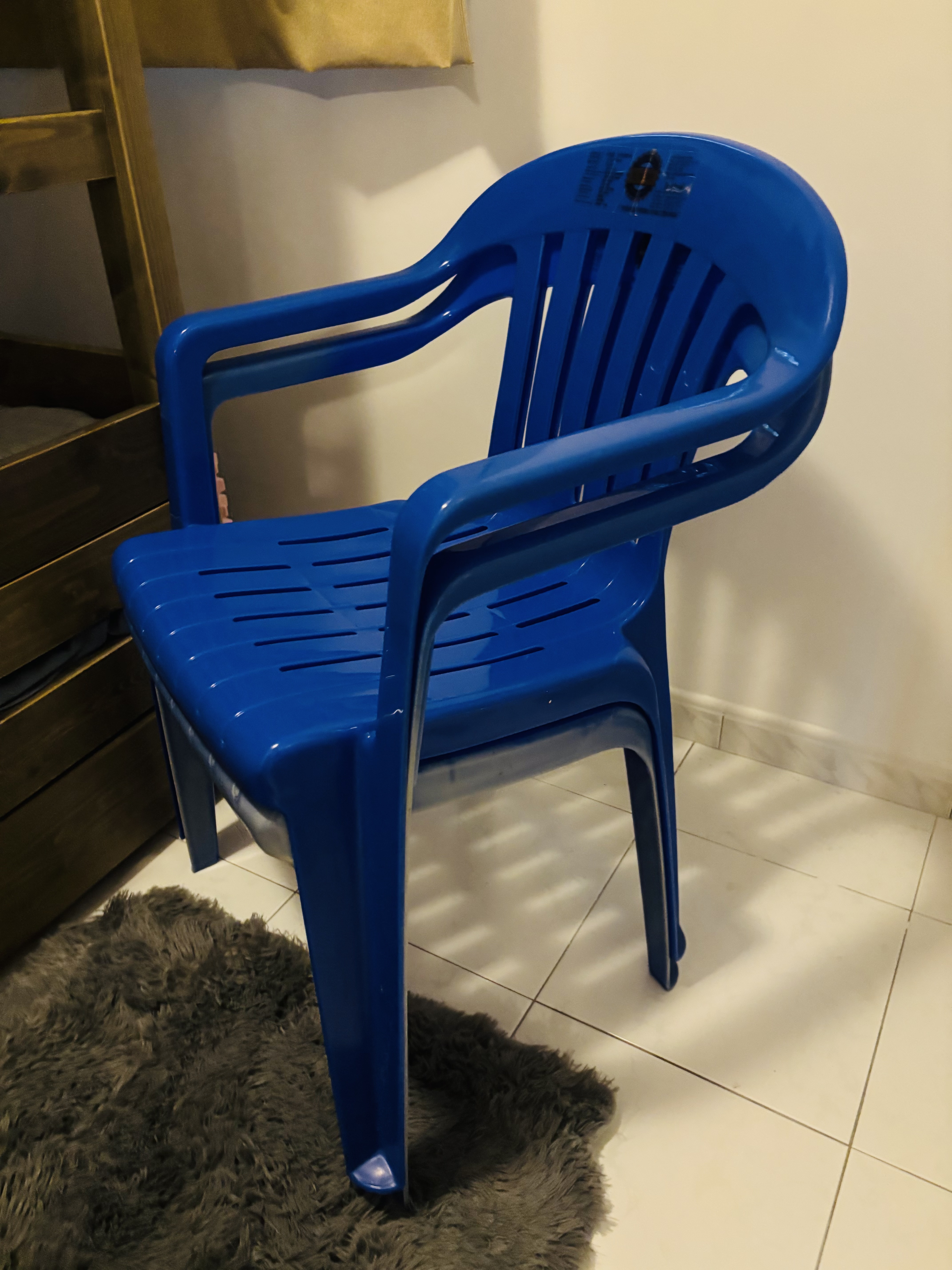 塑膠藍色椅子 2 張 - 相片 1
