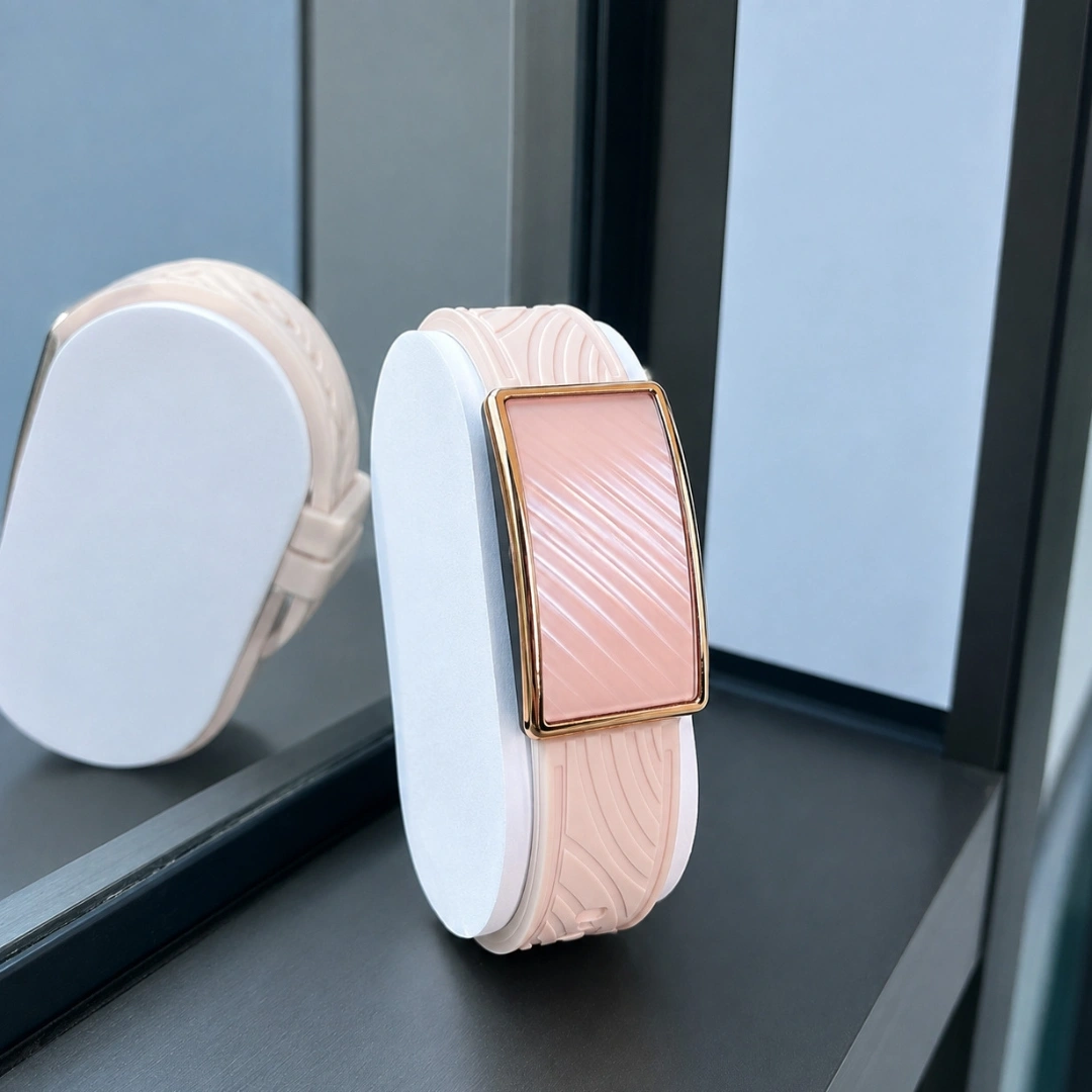 The FutureX AI Smart Band TFX5 - Heart Rate, SPO2 & Fitness Tracker - Pink (Rubber)