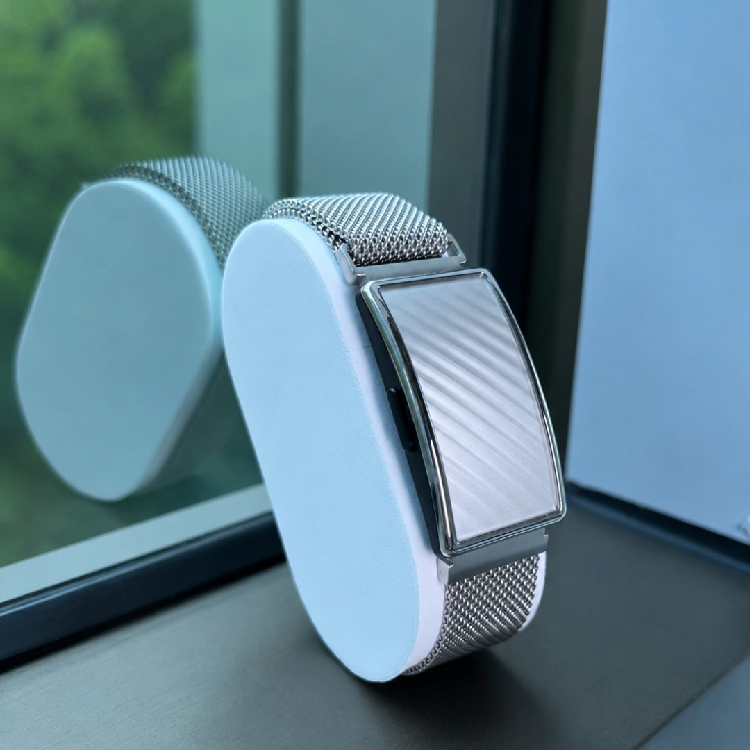 The FutureX AI Smart Band TFX5 - Heart Rate, SPO2 & Fitness Tracker - Silver (Metal)