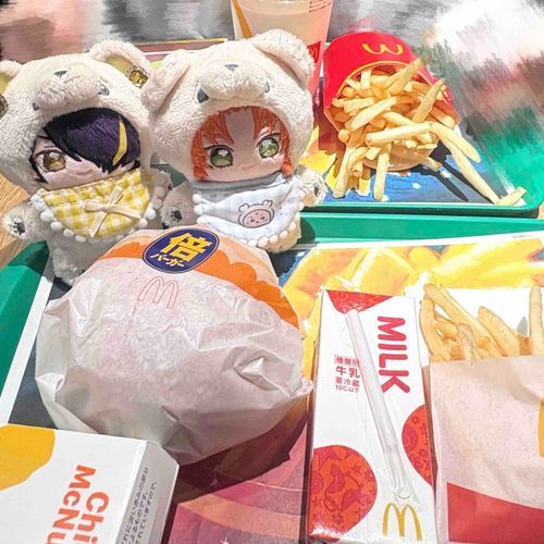 つきながどのが ぽてとを ねらっているでござるよ
