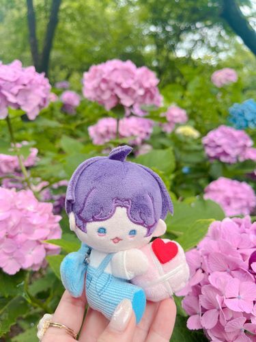 2026.06.20
お天気が心配だったけど雨が止んで色とりどりの紫陽花を彼女と見ることができて良かったよ。
彼女の浴衣姿もとても可愛かった。