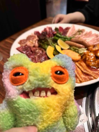 にく、にくぅ