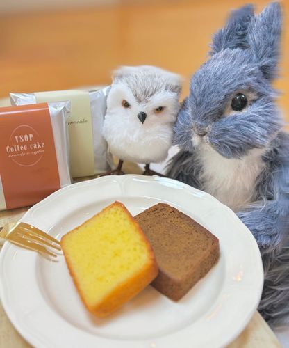 🥂おとなな おやつ


今日のおやつは、いただきもののおとななパウンドケーキを🍾✨
VSOPとドンペリのお味だよ
お口の中にふわっとお酒が香って、とっても贅沢な気分...💗