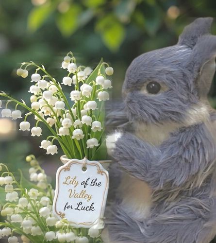 🤍すずらんの日


今日は すずらんの日✨
大切な人にすずらんの花を贈ると
「幸運が訪れる」って言われていて、
愛や感謝を伝える日なんだって❣️

ふわもこのみなさん いつもありがとう~だいすきだよ~🐰😊💖
