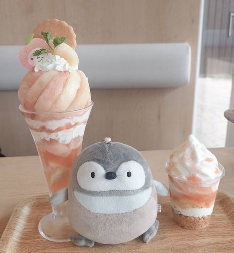 あるじと一緒に桃のパフェ🍑を食べに行って来たよ🐧
美味しかったよ🍑