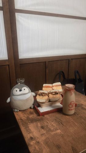 あるじと常滑の散歩道に行って来たよ。
卵焼きサンドとコーヒー牛乳も美味しいかったよ