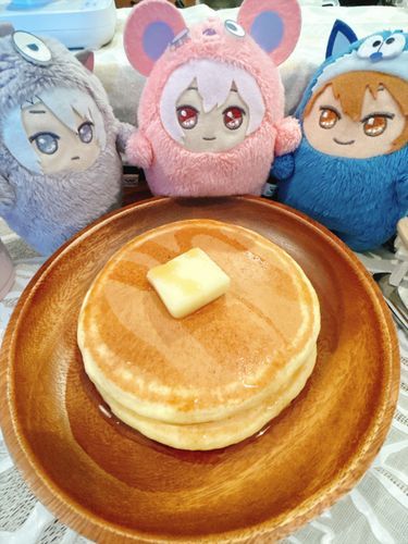 今日はみんなでホットケーキ作って食べたんだ！美味しく出来てよかった🥞