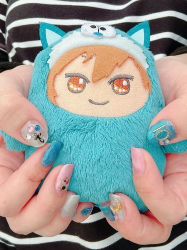ご主人が、ネイルを週末のライブ仕様にしたんだって！TRIGGERカラー嬉しいな🩶🩷💙