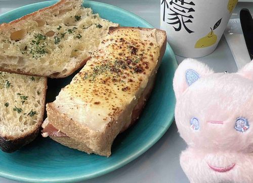 もにんぐ  です