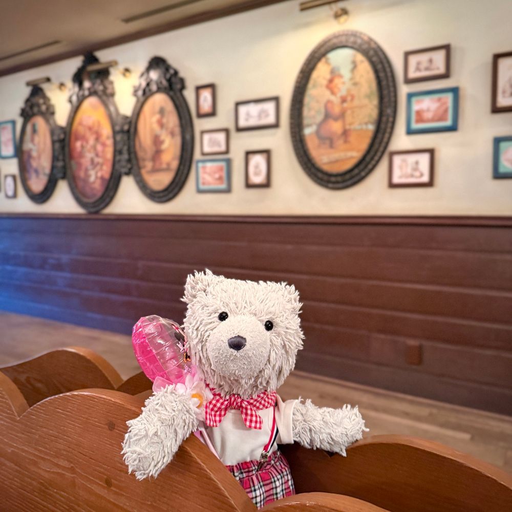 パレード と クマさん の ショー も みたよ🐻‍❄️🐻