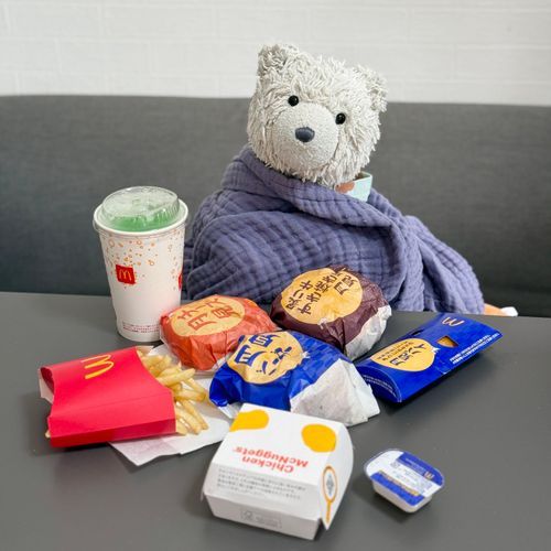 つきみバーガー きょう から だよっ🌕
おきたら つきみ とどいてて ハッピー🐻‍❄️♡