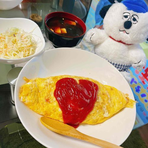 オムライスにハートを書いたけどいびつになっちゃった〜