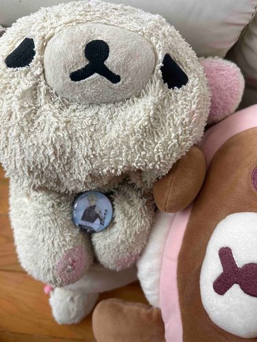 コリラックマ、これをボタンにしたい〜。となりのきぐるっくまに変な顔で見られた気がする🧸