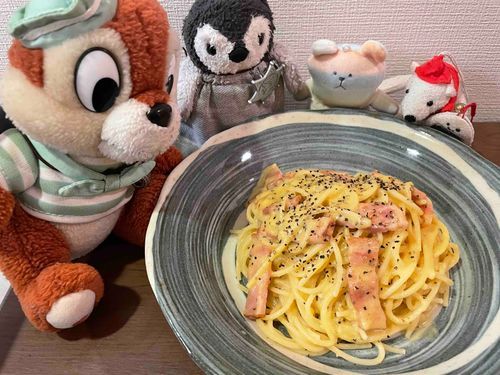 しらたまくっきんぐの時間だよ。
今日はかるぼなーら！　焼いたベーコンとこしょうが効いててとってもおいしい！！　よだれが出ちゃうなぁ🐧