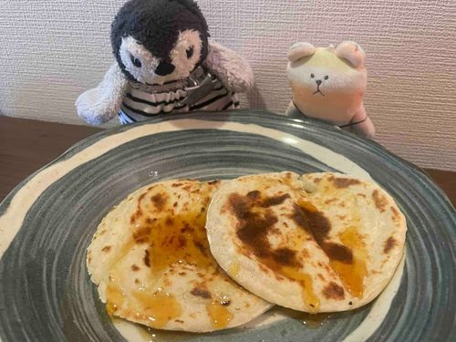 しらたまくっきんぐの時間だよ。今日はピタパン！もちもちで、ふかふかで、何枚でも食べれちゃうの！🐧🍞🐻‍❄️