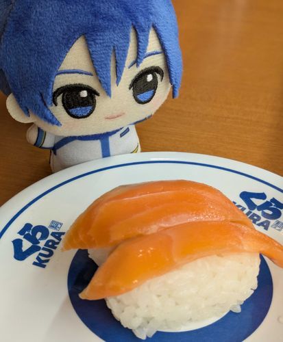 ますたー が かいてんずし に つれていってくれたよ
ますたー は おすし で さーもん が いちばん すき みたい
おいしそう だね