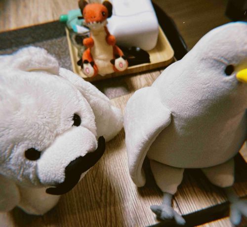 今日は従兄弟が赤ちゃんを連れて遊びにきたので、ぬいぐるみを貸してあげたらご満悦で遊んでくれたよ。
おなすはしゃぶしゃぶされるの困るから隠れてたよ。