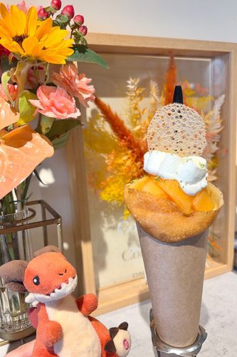 近所にクレープ屋さんができたんだ✌️
夕張メロンクレープすごく美味しかった🍈