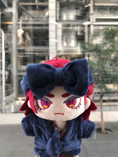 主がブロマイドと同じとこで撮りたいっていうので、一緒に来てみたけど場所が違ったみたい？