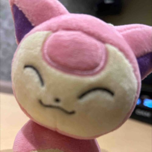 ぽけもん の エネコ を ちゅうしん に
おにんぎょう の おしゃしん や にっき を とうこう するね 。