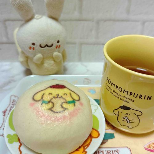 おまんじゅう
おいしそうに たべるね…！