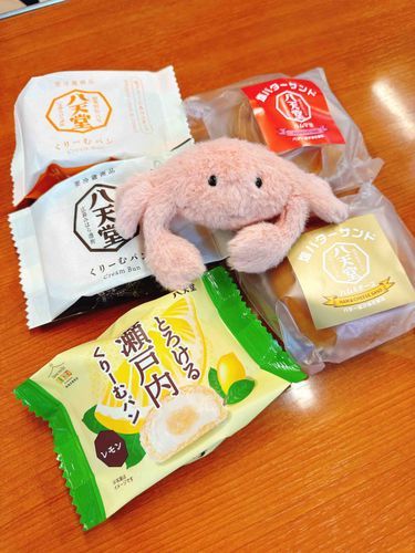 八天堂のパンでパンパーティをするやわらかいかに