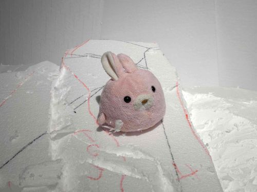 発泡スチロールで制作している
