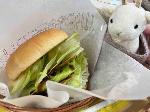 🍔
やじのすきなくさ🌱もいっぱいはいってため🐐