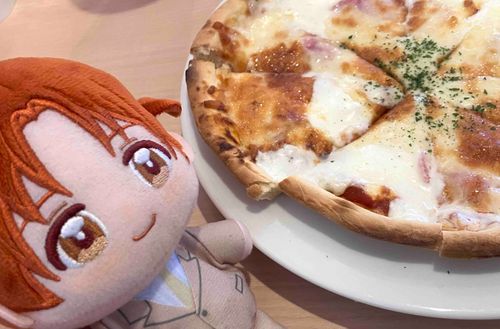 ちゃおちゃお！
いたりあ くんが来たから、きょうはピッツァをたべたよ！
ごめんね、でかぱの家にかわいいべっらはいないんだ……