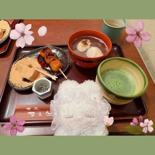和を感じるお食事❀
お抹茶とぜんざいがよく合うね🍵