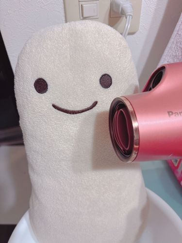 手洗い後の可愛いｼﾄｼﾄにょろちゃん✨️
相変わらずの美白。、。ドライヤーで少しだけ乾燥しようね😆