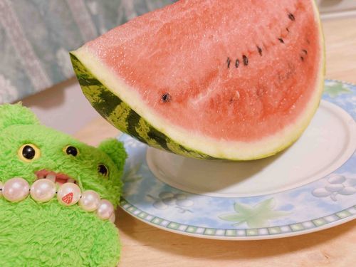 みどりなのに　なかはあかいの
ふしぎ！！！！！