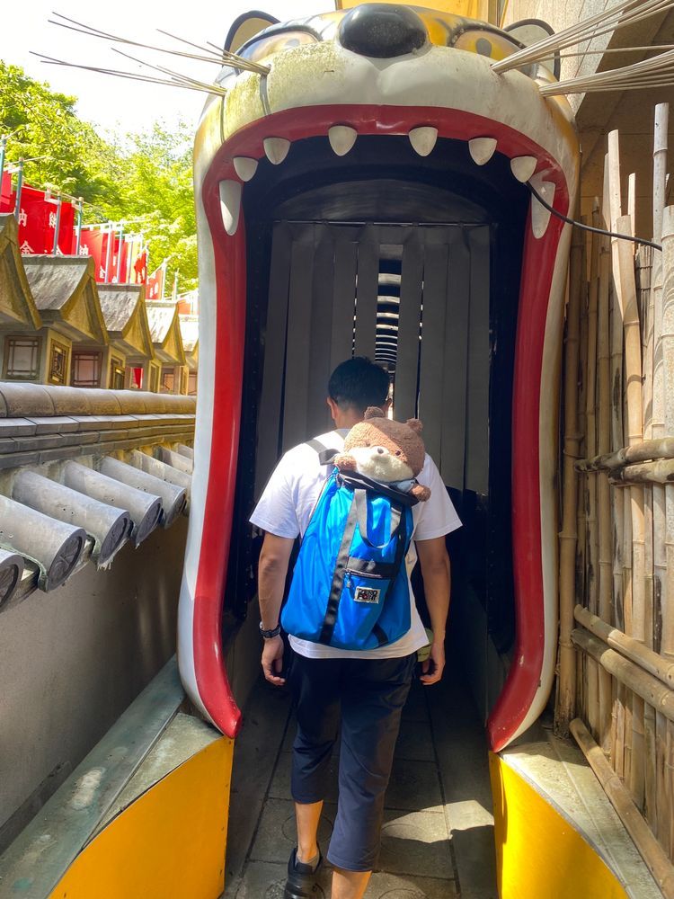 みなさんこんにちは、カワミちゃんだよ。今日は信貴山にある朝護孫子寺っていうお寺に行ってきたよ。大きな虎の張子にお出迎えされて、とても楽しかったよ。山頂まで登ったら、奈良盆地や大阪の藤井寺、羽曳野の辺りがとてもよく見えたよ‼️今日は比較的暑くなくて、山歩きをしても快適だったよ。