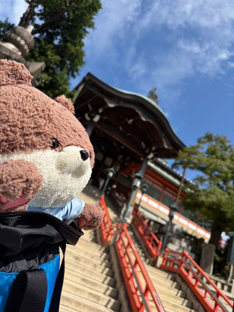 みなさんこんにちは、カワミちゃんだよ。今日は信貴山にある朝護孫子寺っていうお寺に行ってきたよ。大きな虎の張子にお出迎えされて、とても楽しかったよ。山頂まで登ったら、奈良盆地や大阪の藤井寺、羽曳野の辺りがとてもよく見えたよ‼️今日は比較的暑くなくて、山歩きをしても快適だったよ。