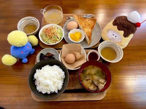 ワタッコちゃんと一緒に朝ごはん！🍚🍞