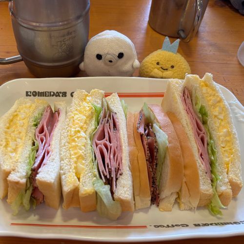 さんどいっちを、たべました。