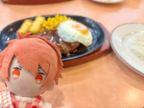 お昼はサイゼリヤ〜
