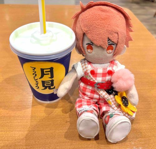 シャインマスカット飲んできたよ〜来週はサーティワンのシェイク飲みたいな〜