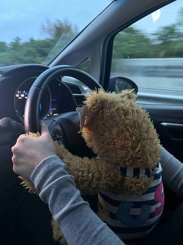 ※運転者が無免許であることを知りながら、その人に車両を提供した場合、刑事処分として「3年以下の懲役または50万円以下の罰金」、行政処分として少なくとも「欠格期間2年の免許取り消し」を受けることになります