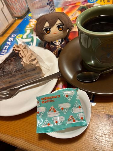 ぬいりせんせ「ぬ、ぬぬ!(こめだにきたぞ。あるじどの、けーきをわけてくれ)」