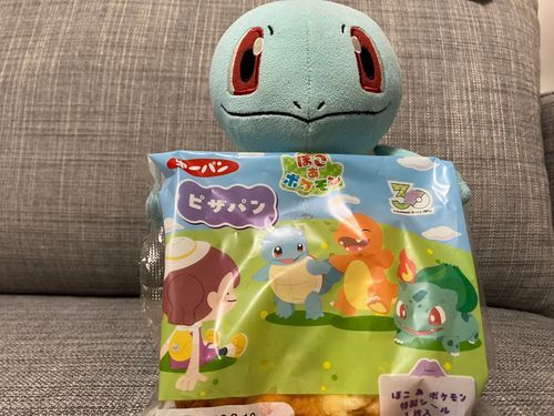 小腹がすいたのでポケモンパン食べた🩵