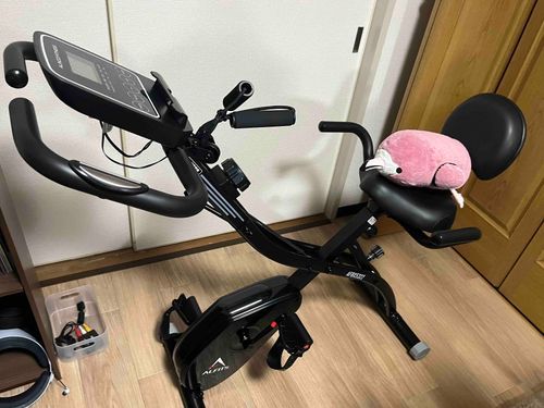 みてみてー！エアロバイク、買っちゃいましたー！
これで、ゲームしたりゆーちゅーぶを見ながら健康になっちゃうよー！