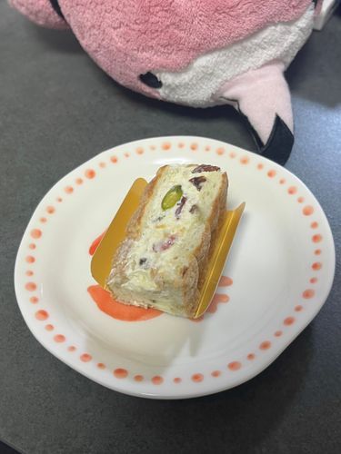 おいしそうなフルーツサンド！ もちろんこれもぼくの？ よねー？