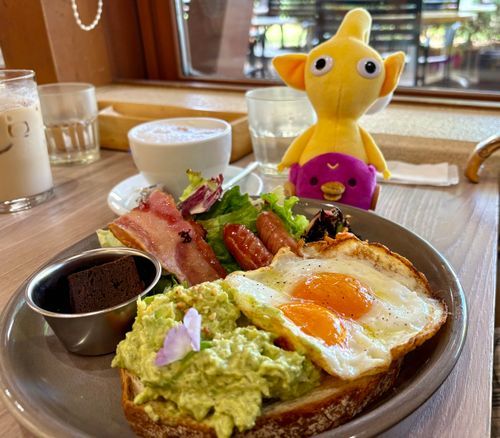 そとがみえるともっとおいしい